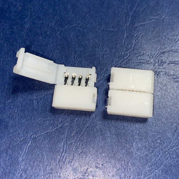 NEW LED 4 pin conductor joiners join 2 pieces together or fix a broken section - Picture 2 of 4